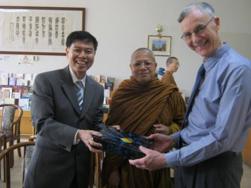 The Seminar on Buddhist Studies in Australia" and the visits to Nan Tien University in NSW and Buddhist Discussion Centre(Upwey)Ltd., in Melbourne during 